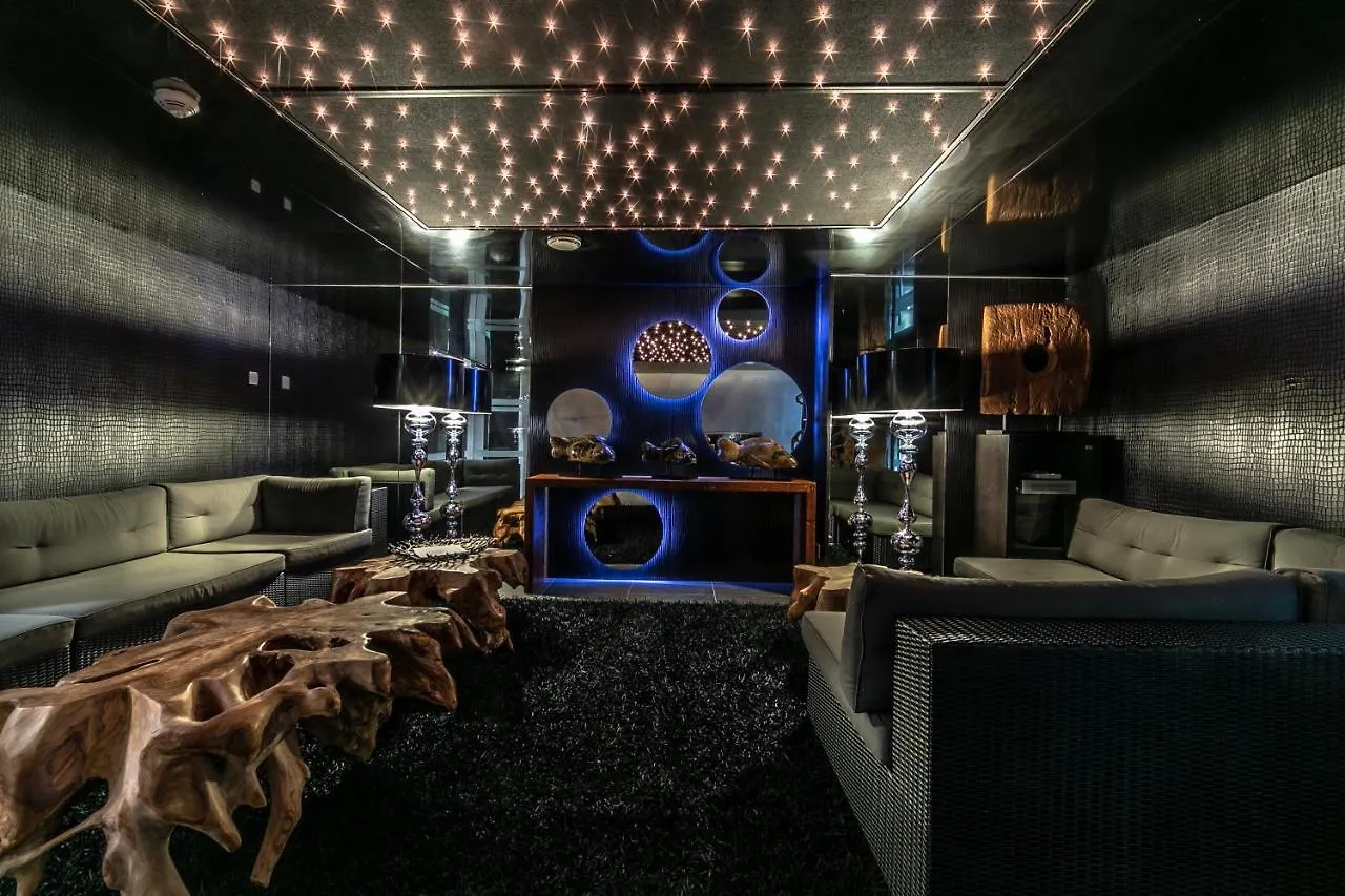 Le Strato Hotel Courchevel 5*,